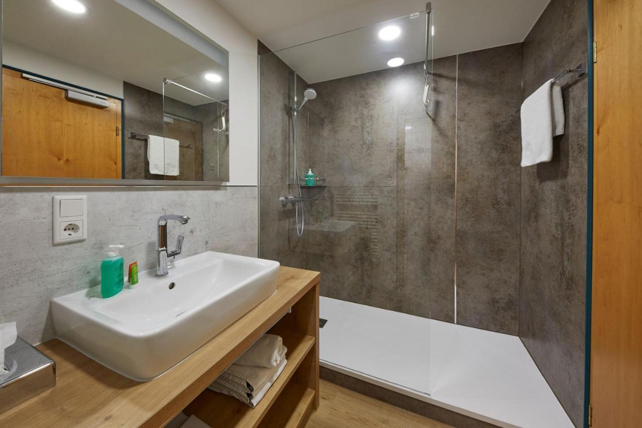 Hotel & Ferienappartements Edelweiss Willingen  Esterno foto