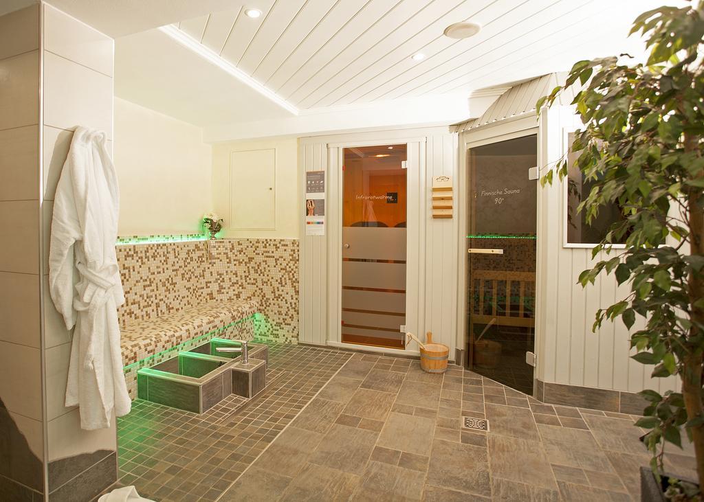 Hotel & Ferienappartements Edelweiss Willingen  Esterno foto
