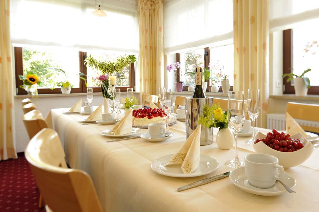 Hotel & Ferienappartements Edelweiss Willingen  Esterno foto