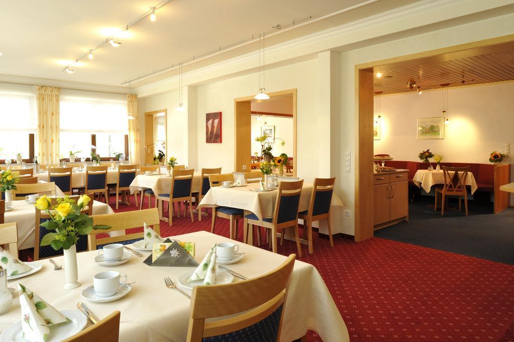 Hotel & Ferienappartements Edelweiss Willingen  Esterno foto
